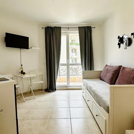 Apartello Modern In Downpark Slăntjev Brjag